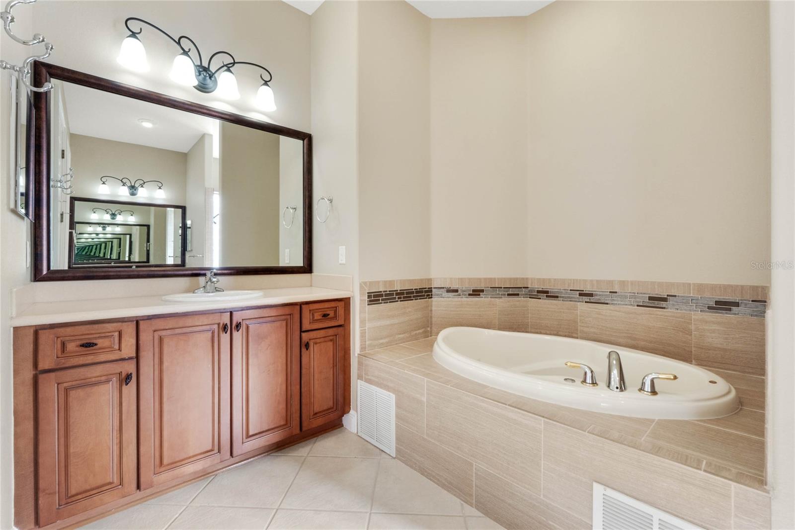 6027 SPINNAKER LOOP, LADY LAKE, FL, 32159