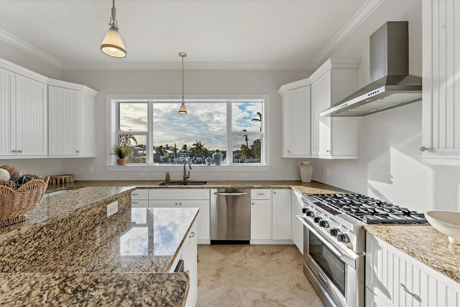 634 KEY ROYALE DR, HOLMES BEACH, FL, 34217