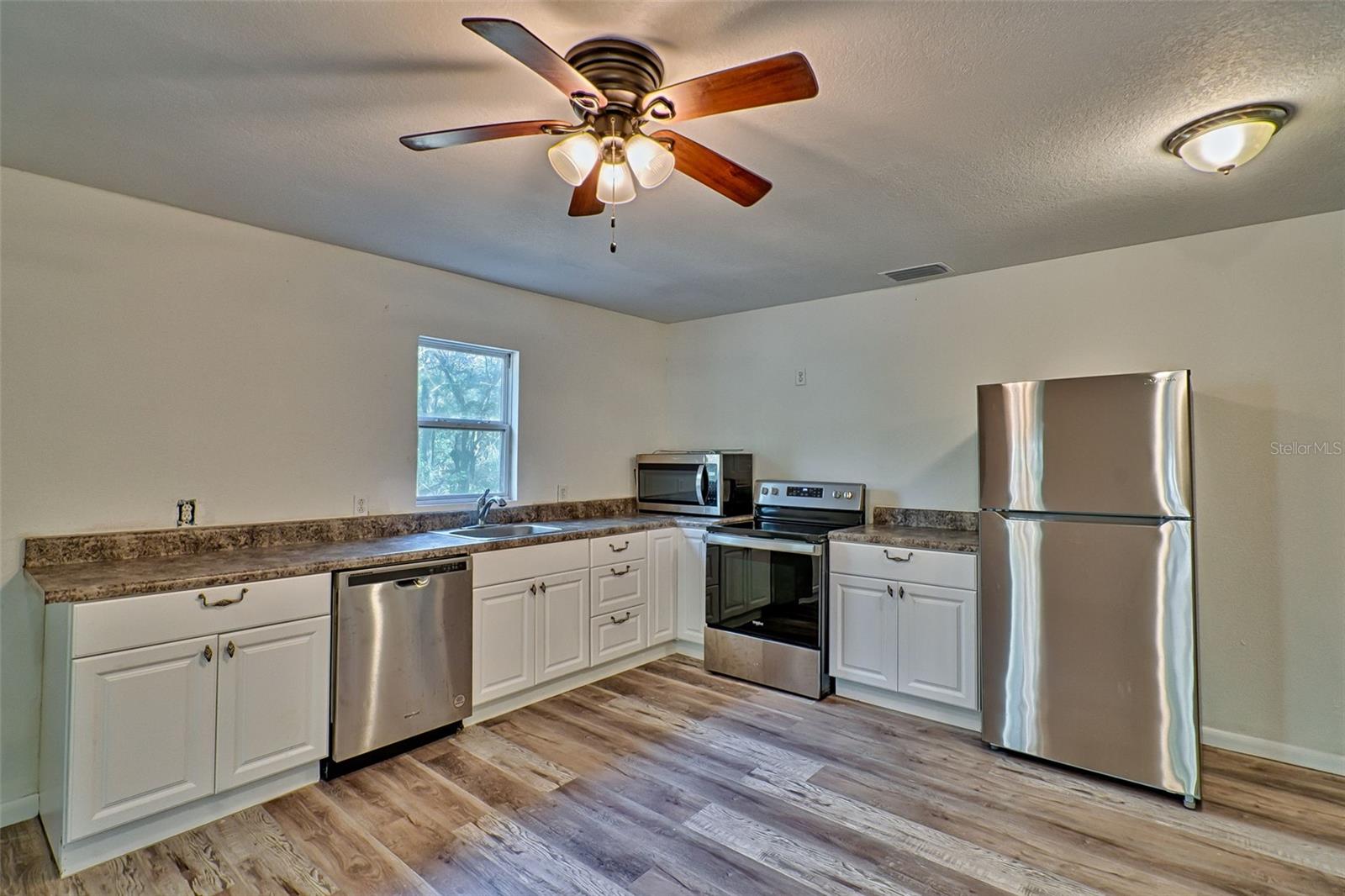 300 S US HIGHWAY 129, BELL, FL, 32619