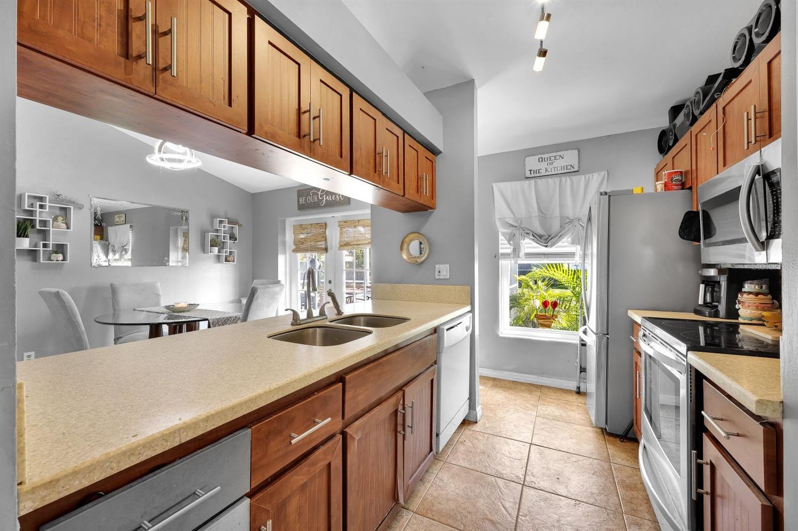 5 NW 13TH AVE, CAPE CORAL, FL, 33993