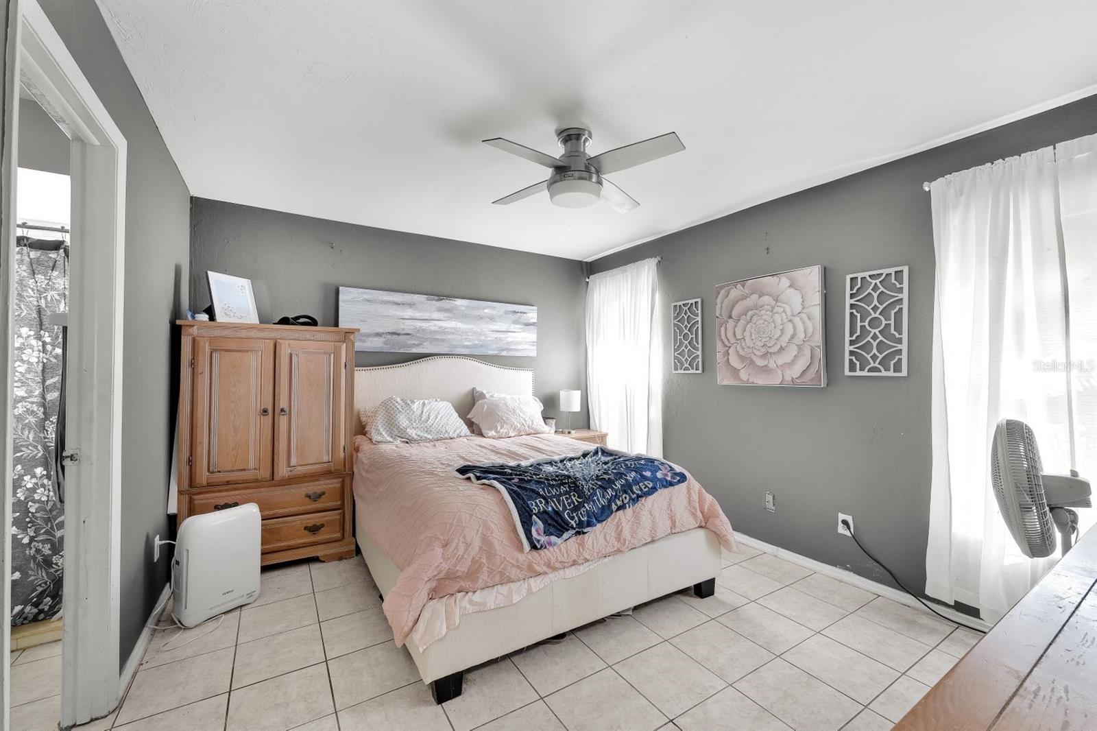 5 NW 13TH AVE, CAPE CORAL, FL, 33993