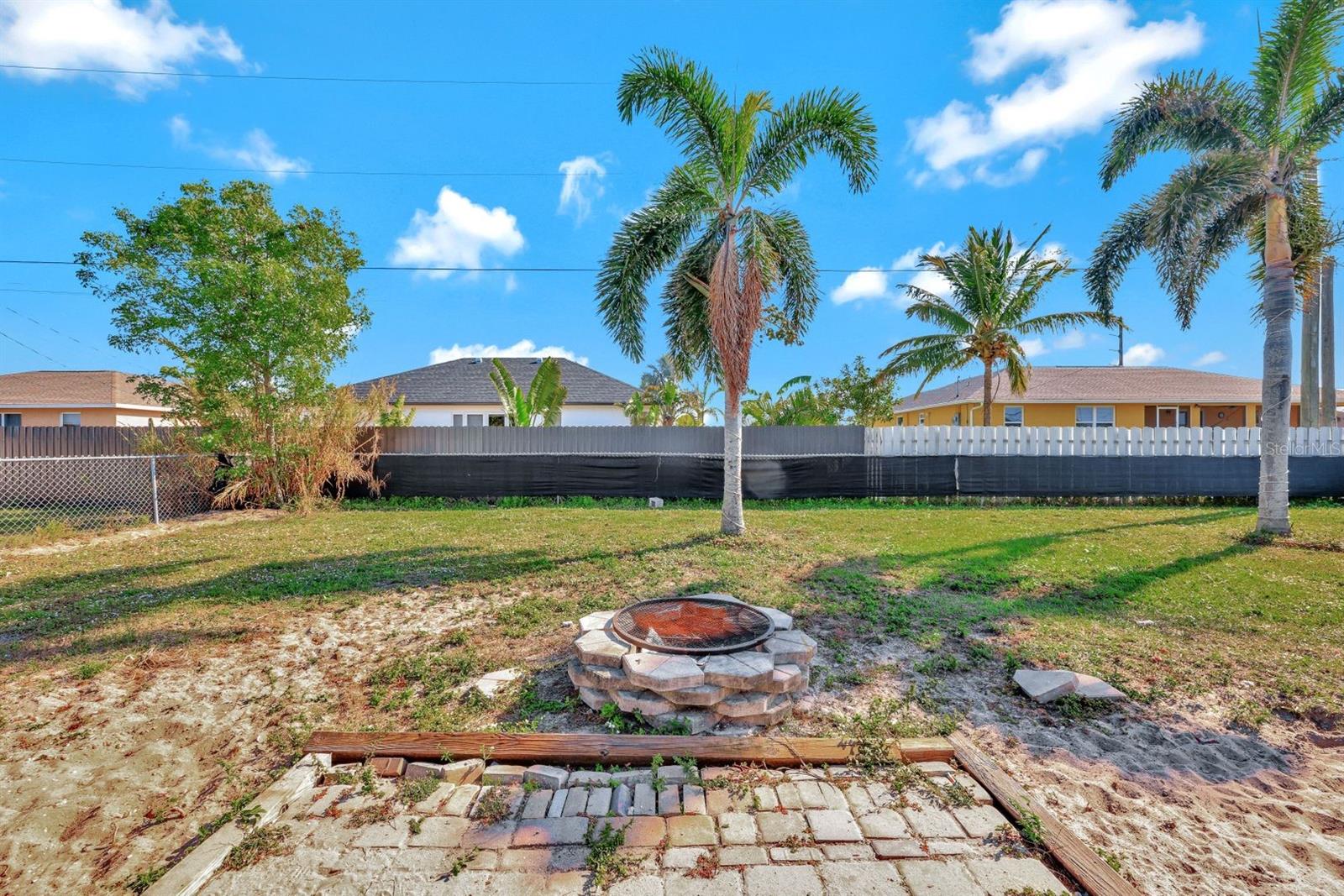 5 NW 13TH AVE, CAPE CORAL, FL, 33993