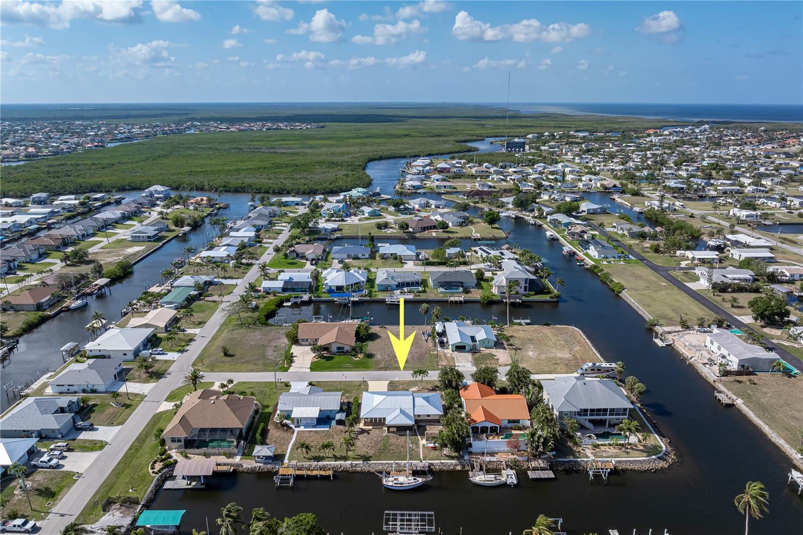 520 BOARDMAN DR, PUNTA GORDA, FL, 33950