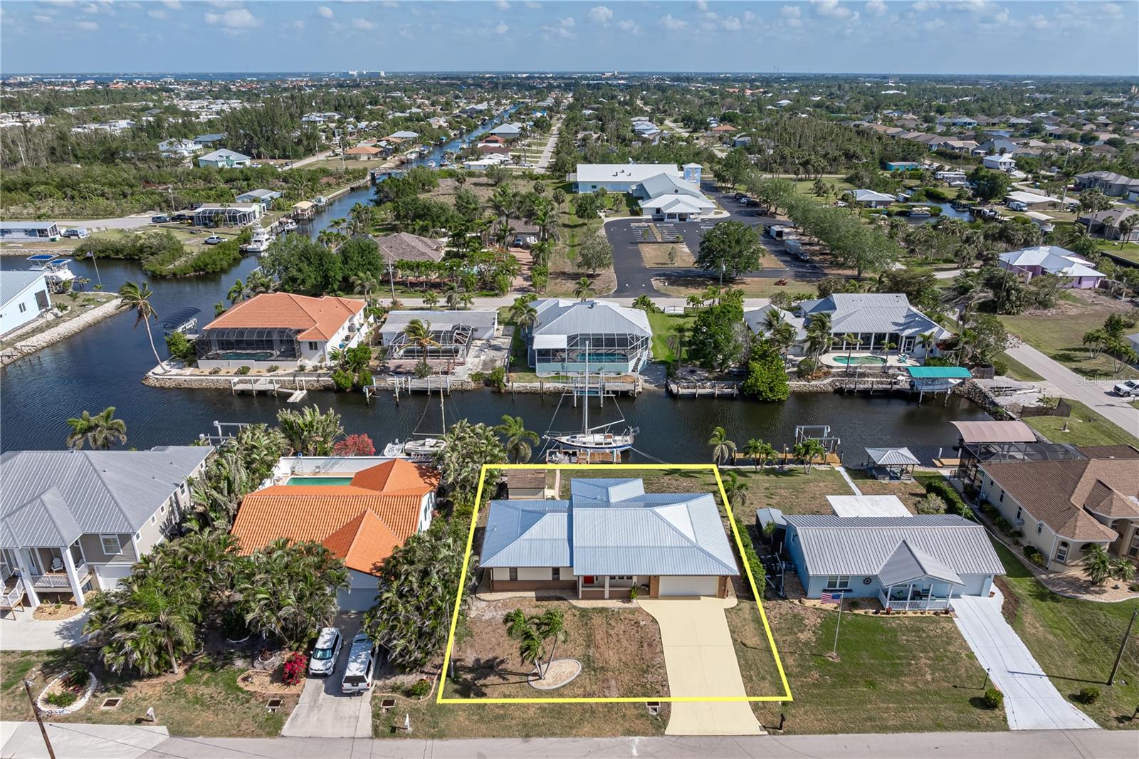 520 BOARDMAN DR, PUNTA GORDA, FL, 33950