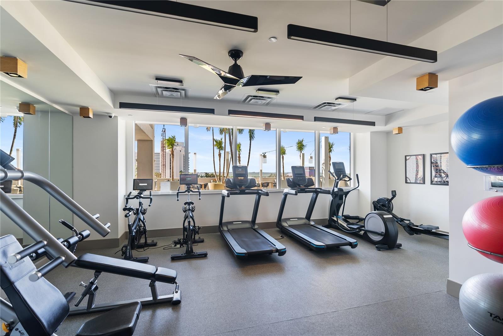 540 N TAMIAMI TRL #702, SARASOTA, FL, 34236