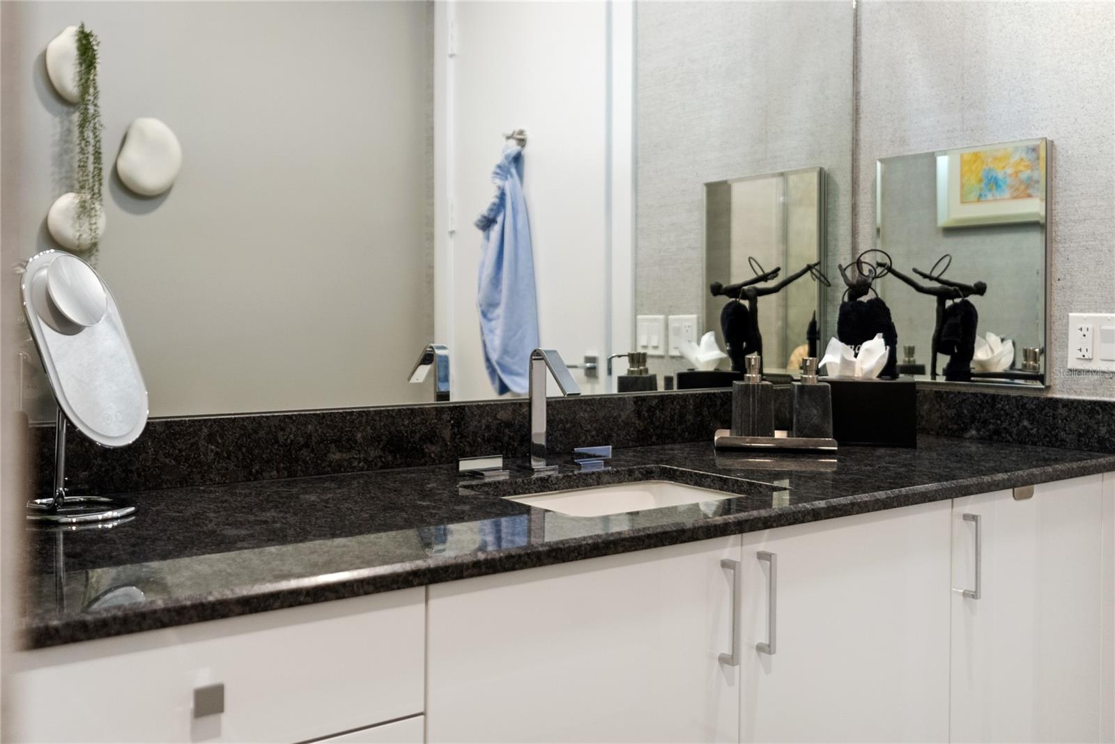 540 N TAMIAMI TRL #702, SARASOTA, FL, 34236