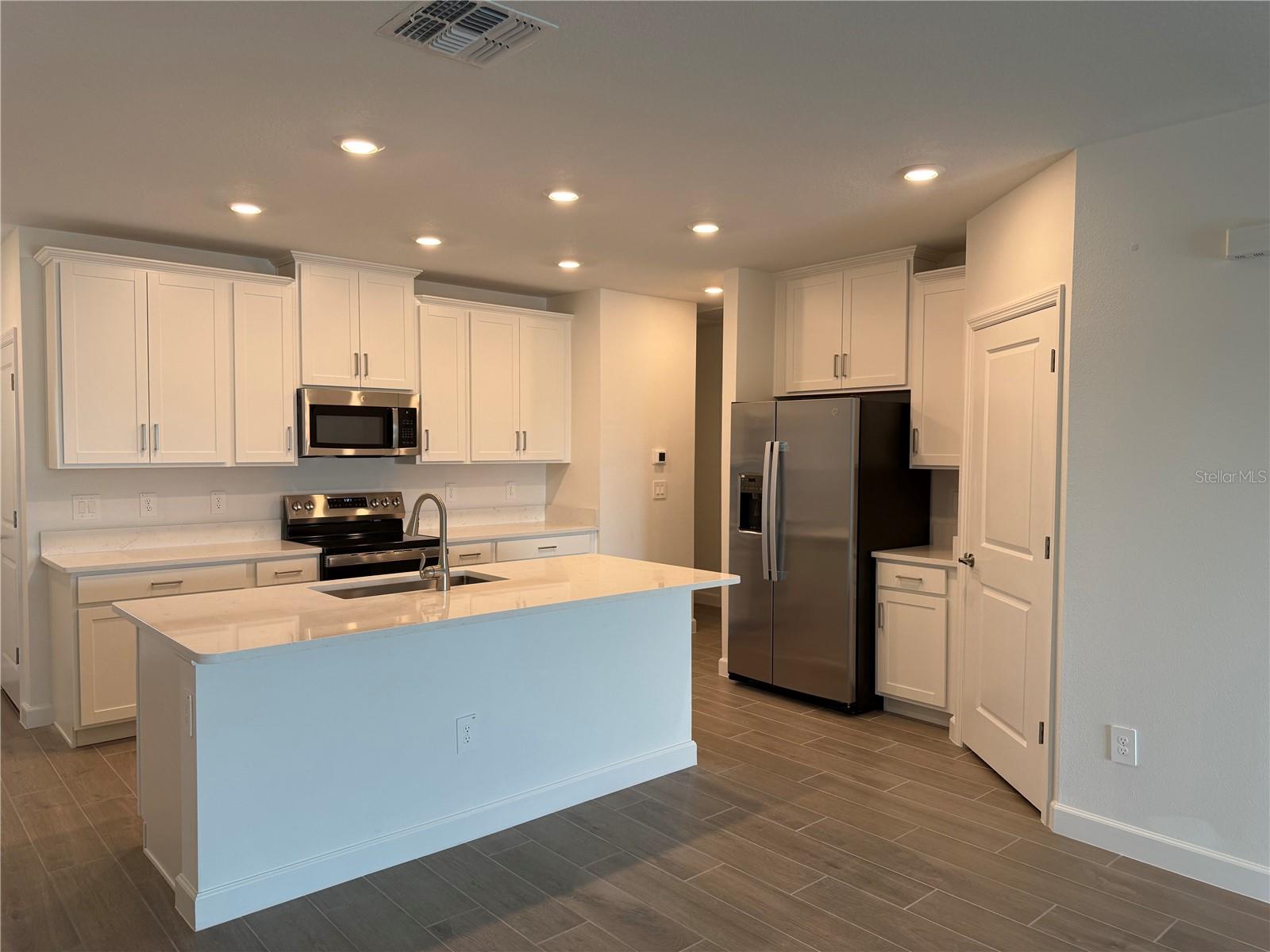 10634 GABLE DIG LOOP, SAN ANTONIO, FL, 33576