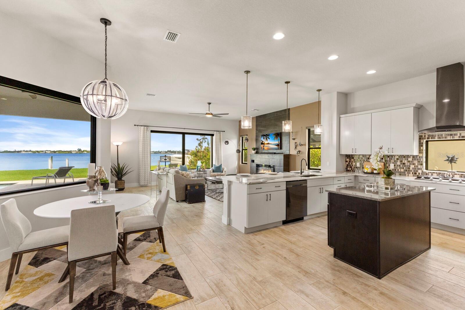 696 REGATTA WAY, BRADENTON, FL, 34208