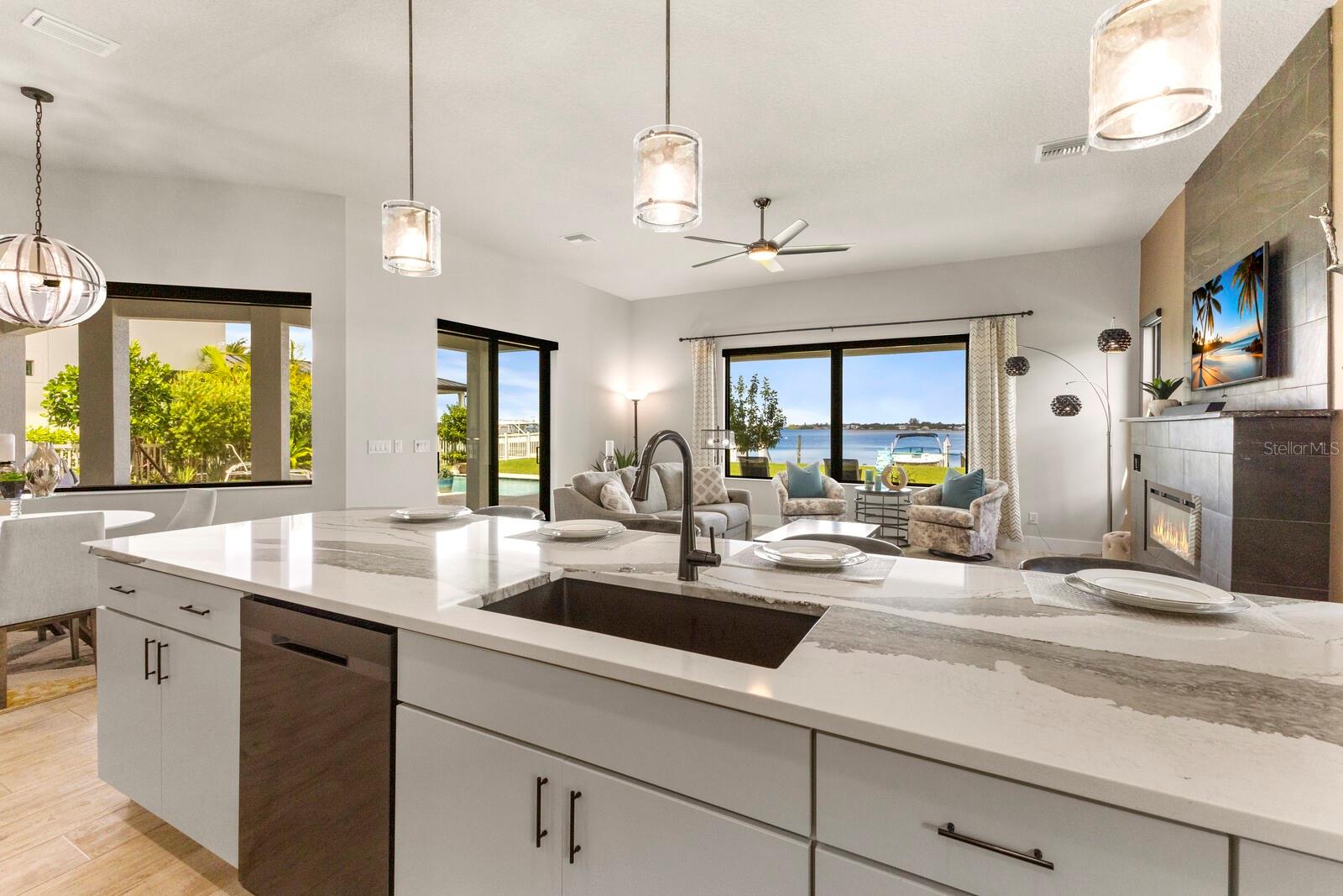 696 REGATTA WAY, BRADENTON, FL, 34208