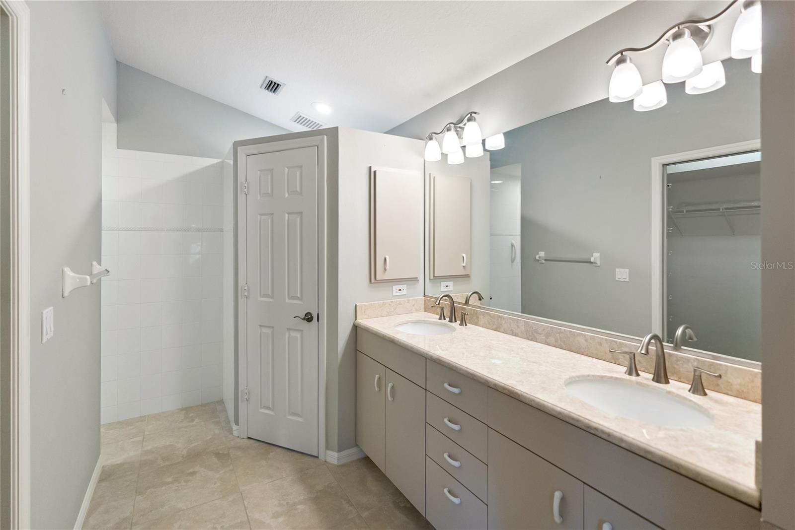 204 VENICE PALMS BLVD, VENICE, FL, 34292