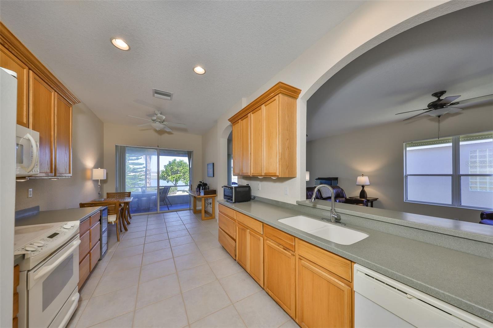 1031 EMERALD DUNES DR, SUN CITY CENTER, FL, 33573