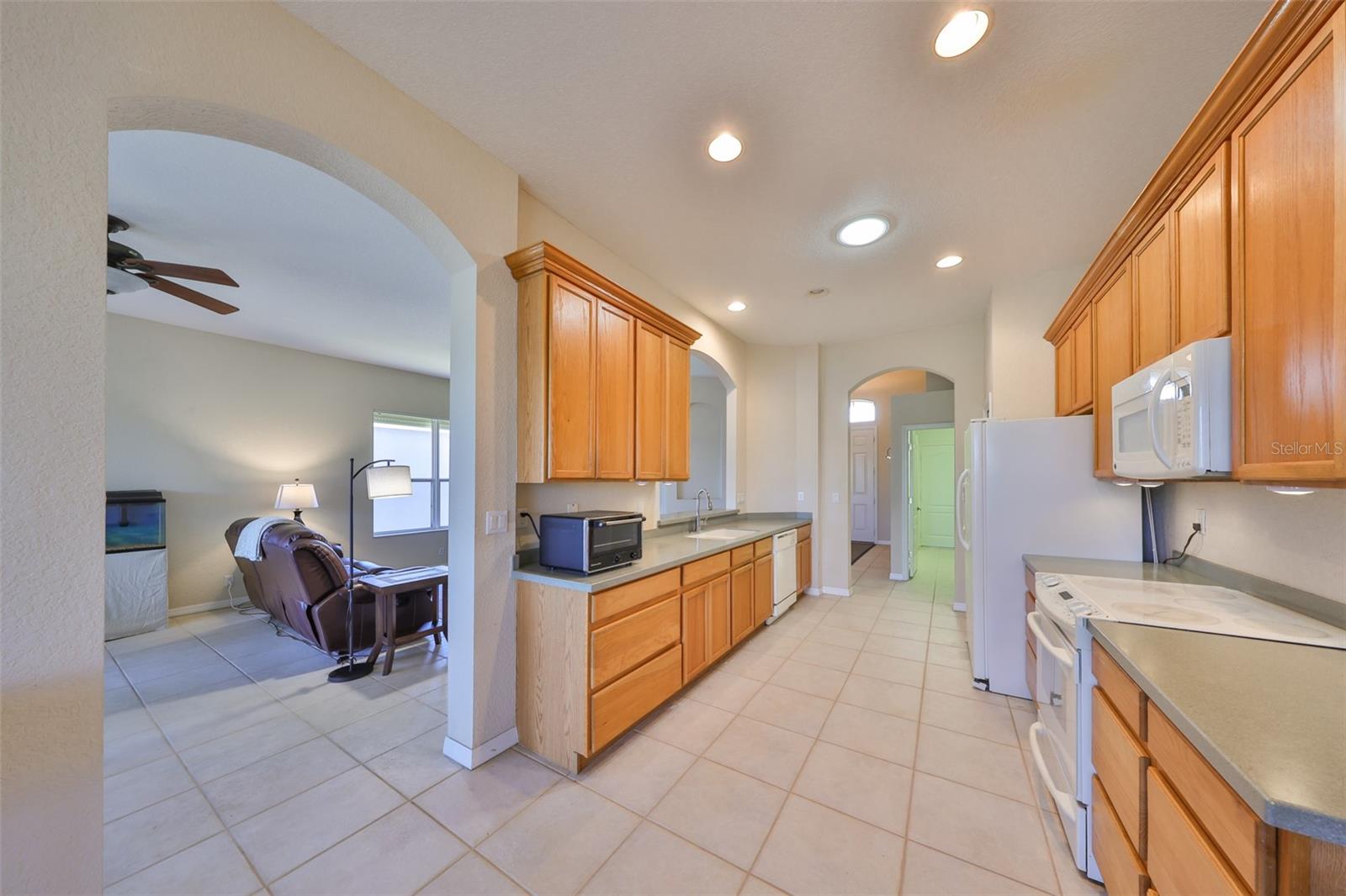 1031 EMERALD DUNES DR, SUN CITY CENTER, FL, 33573