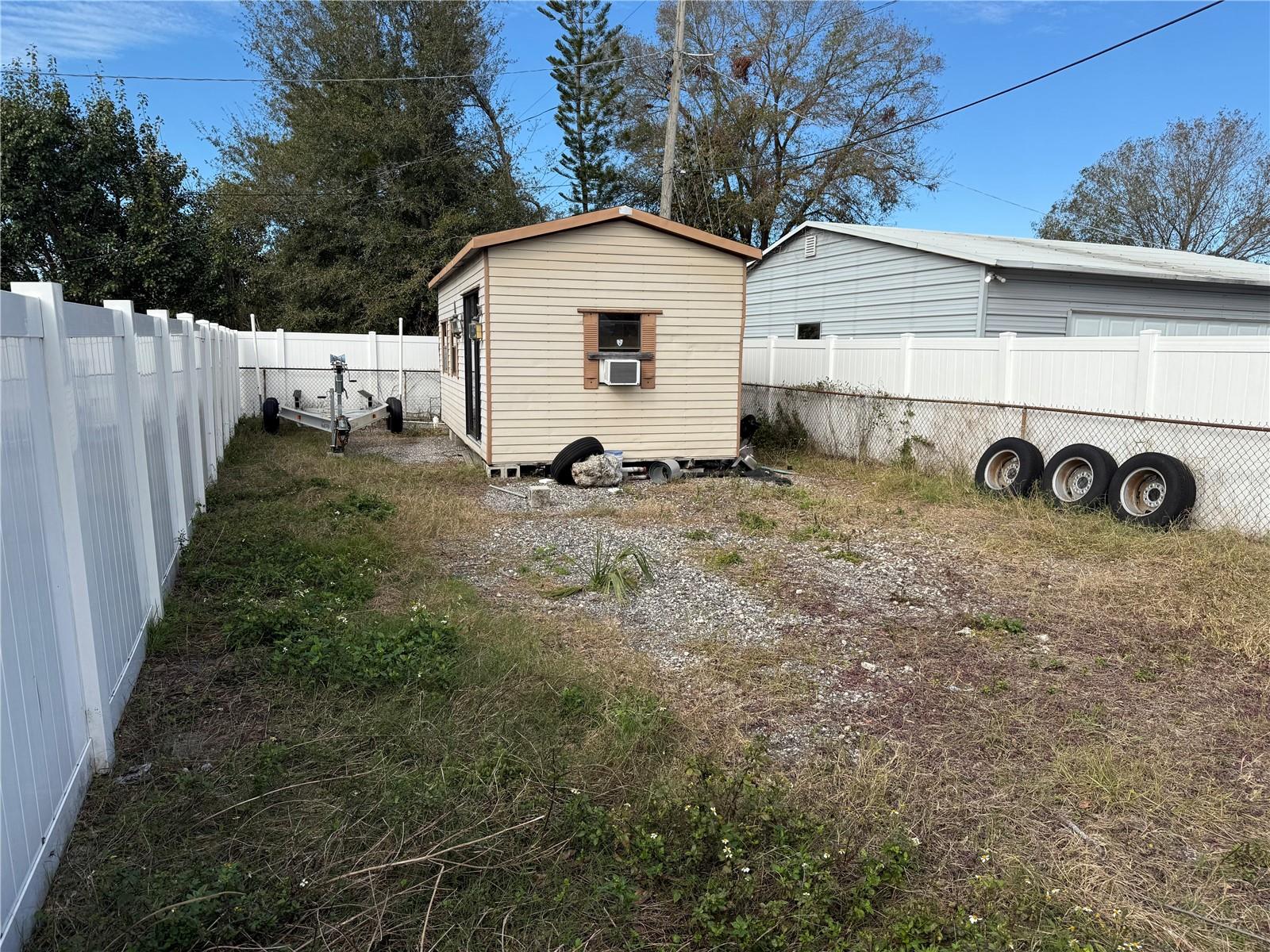 201 W SENECA AVE, TAMPA, FL, 33612