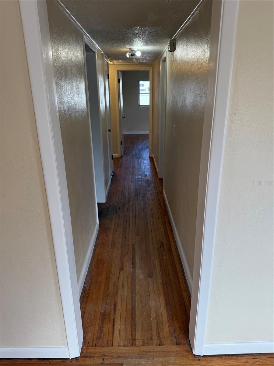 201 W SENECA AVE, TAMPA, FL, 33612