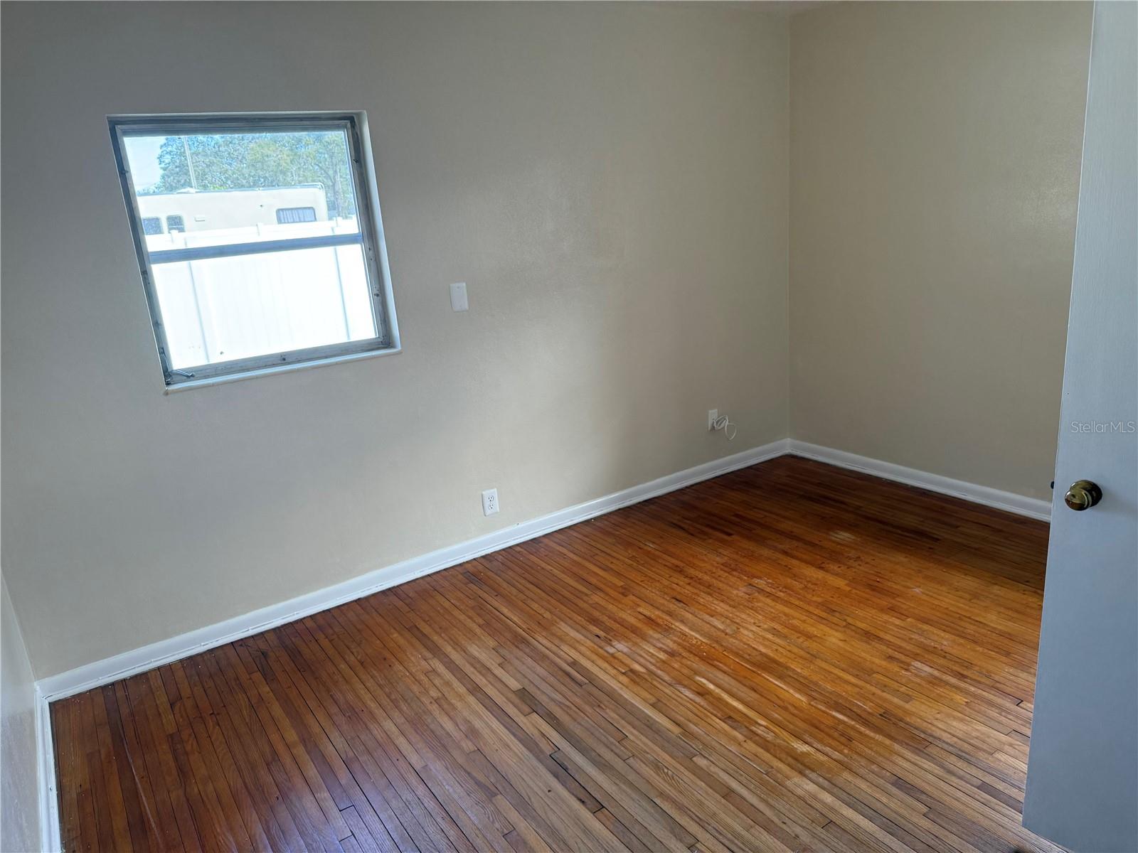 201 W SENECA AVE, TAMPA, FL, 33612