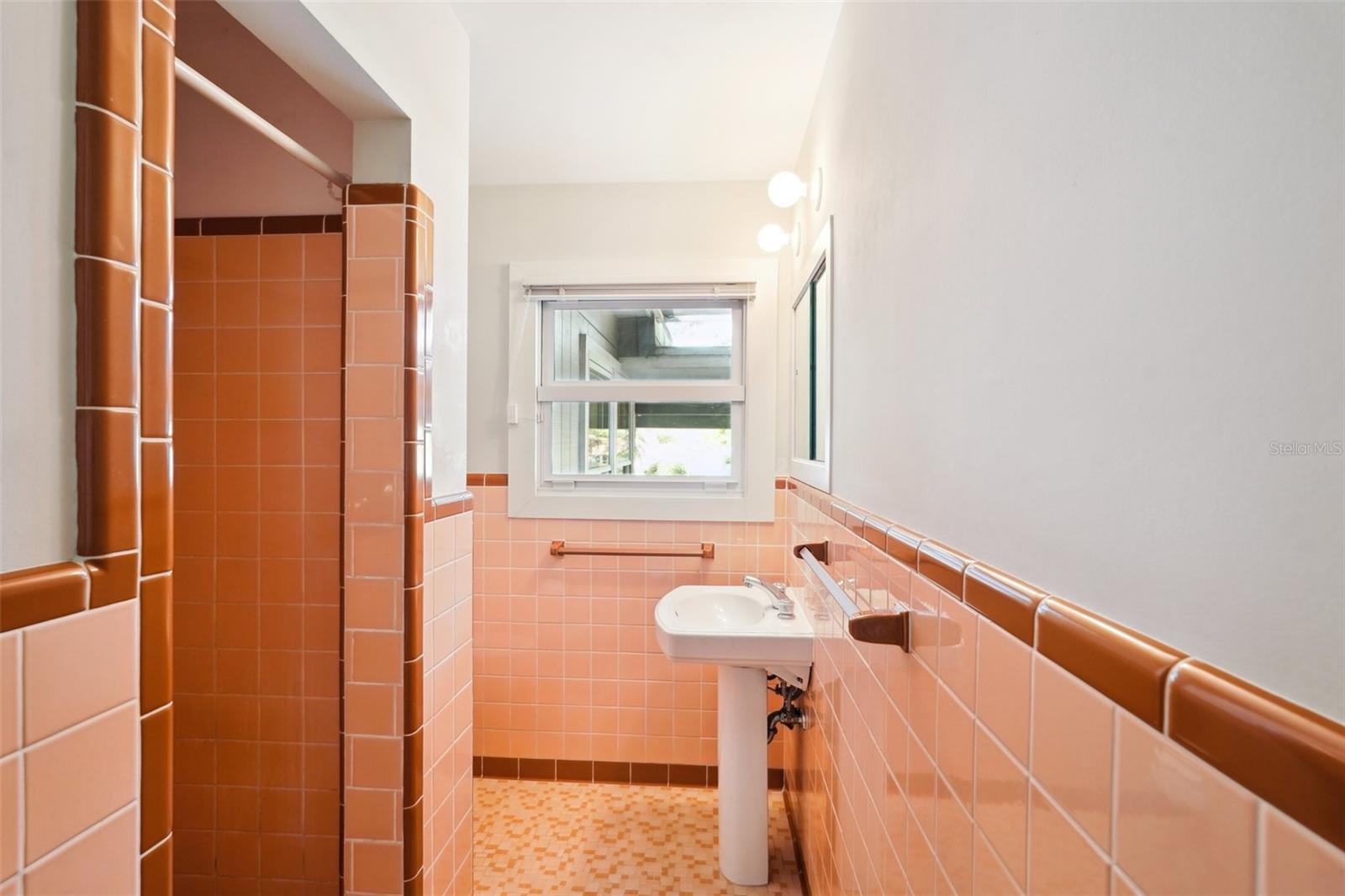 349 SCOTT AVE, SARASOTA, FL, 34243