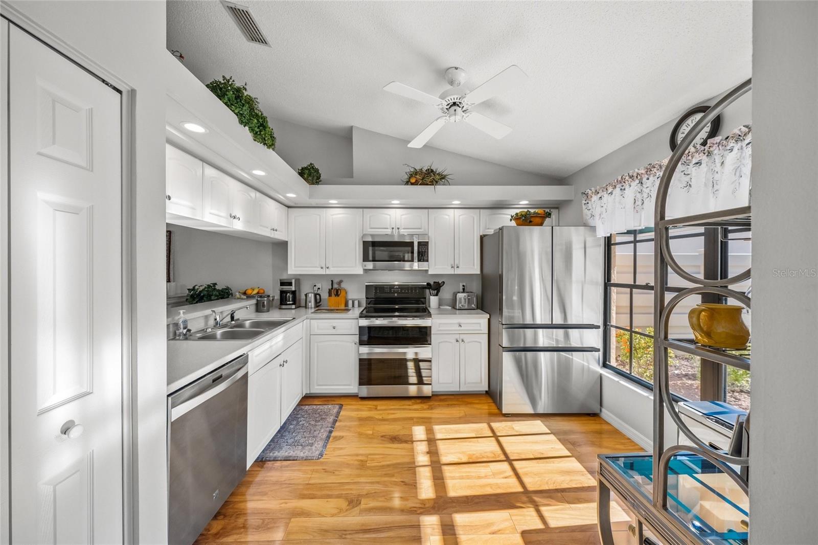 5933 CLUBSIDE DR #7640, SARASOTA, FL, 34243