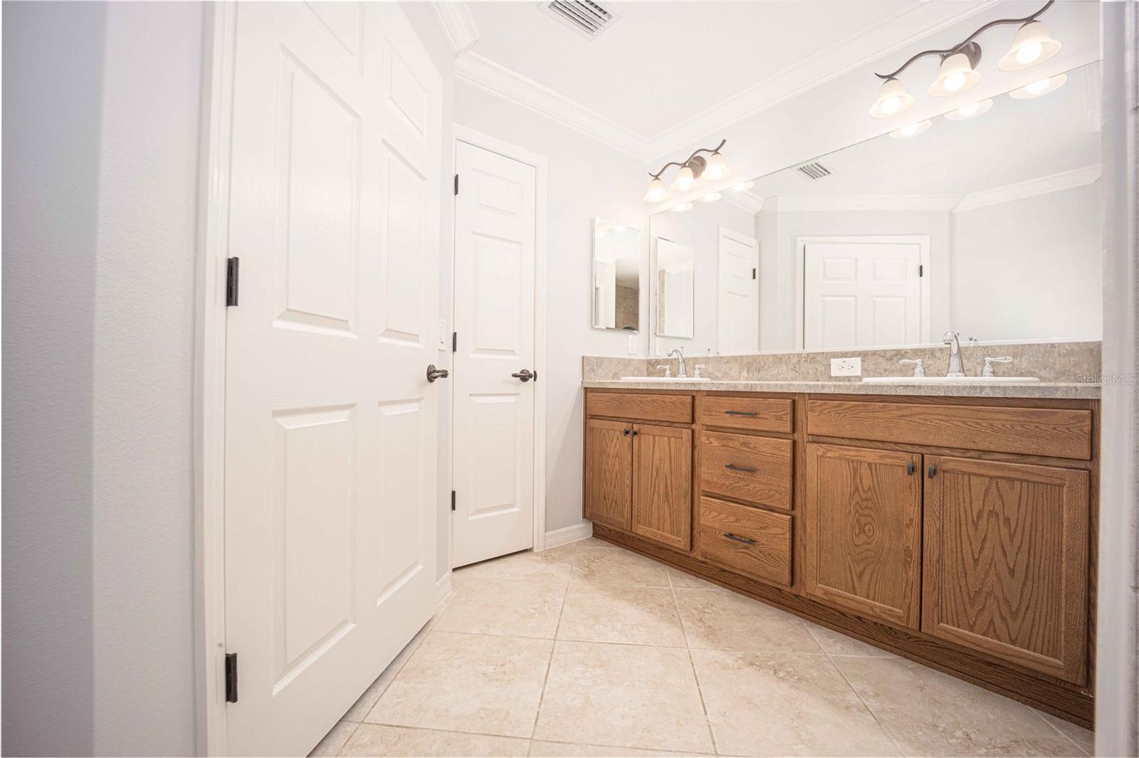 3277 SENNETT CIR, OXFORD, FL, 34484
