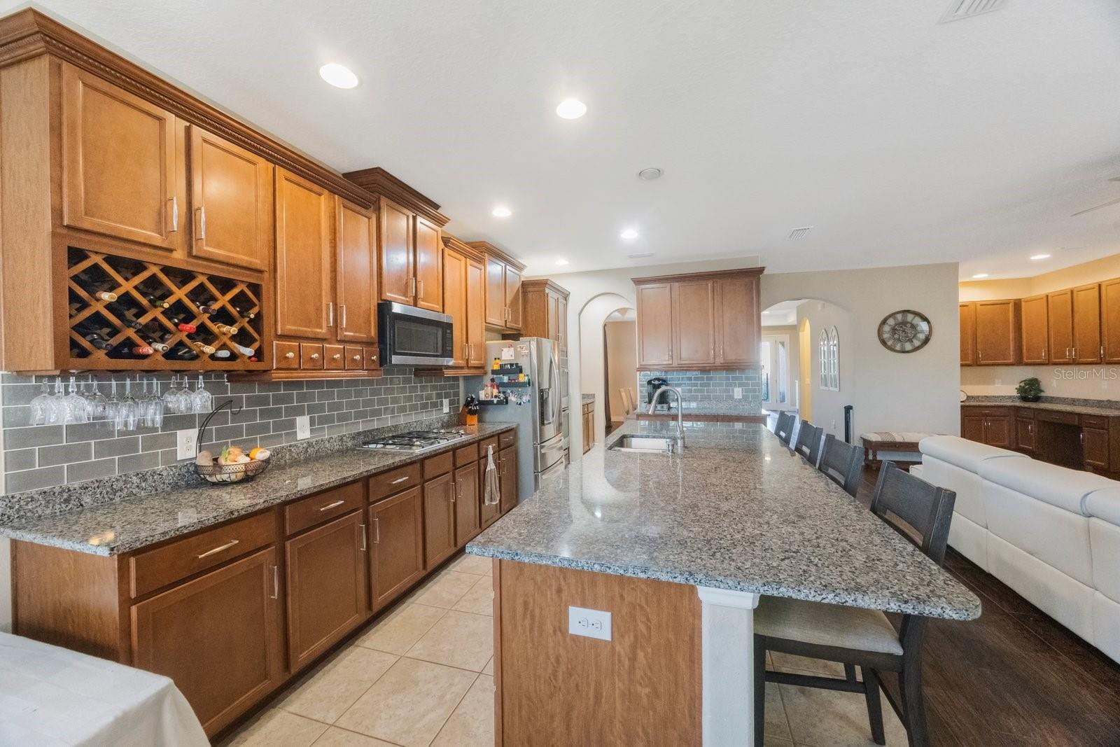 2564 GRAND CYPRESS BLVD, PALM HARBOR, FL, 34684