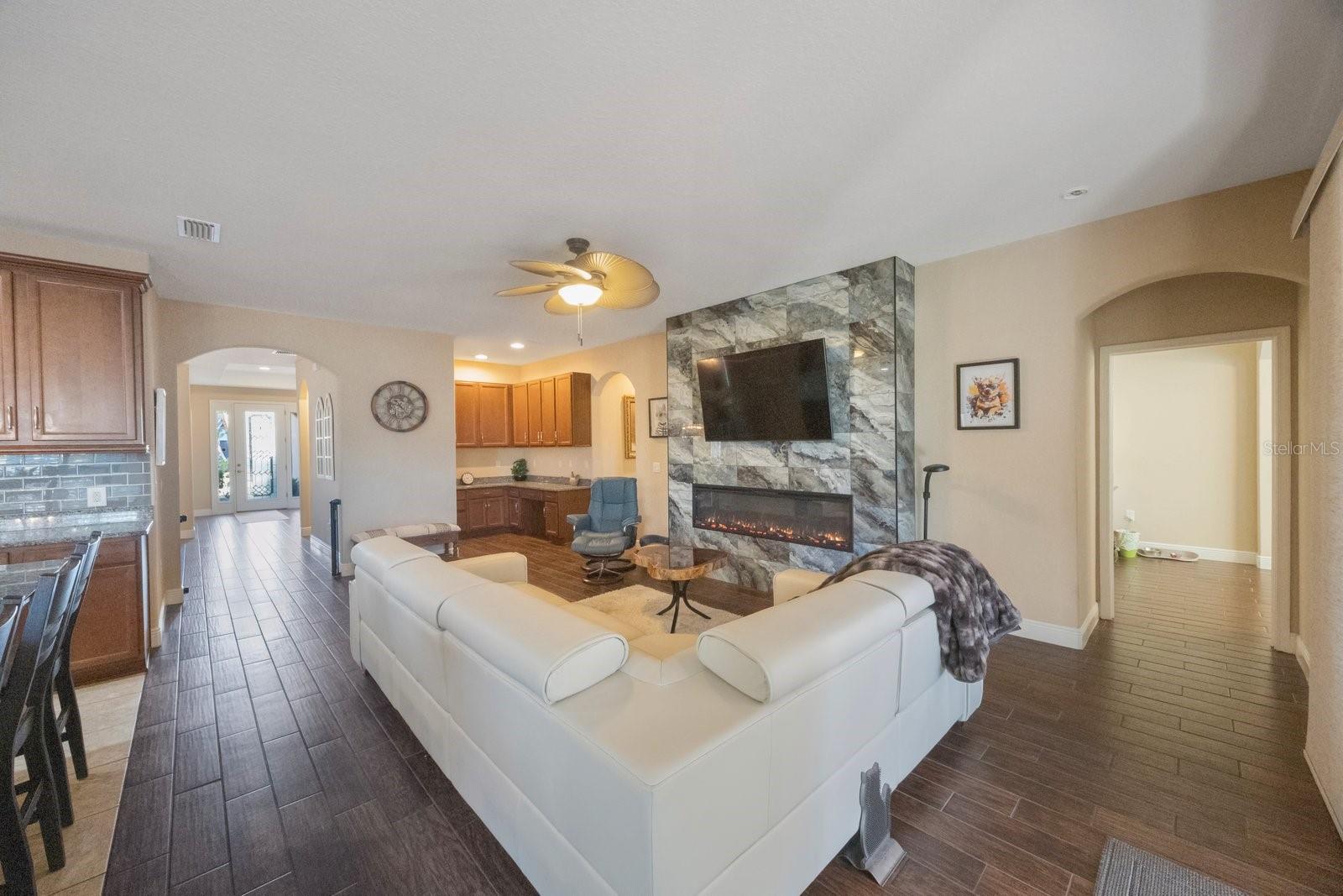 2564 GRAND CYPRESS BLVD, PALM HARBOR, FL, 34684