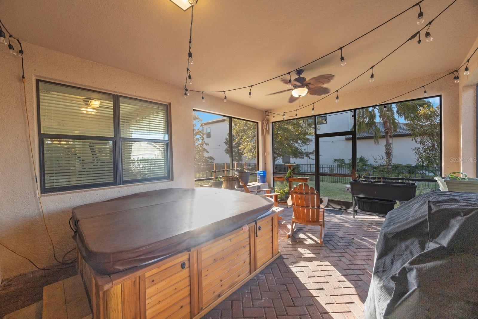 2564 GRAND CYPRESS BLVD, PALM HARBOR, FL, 34684