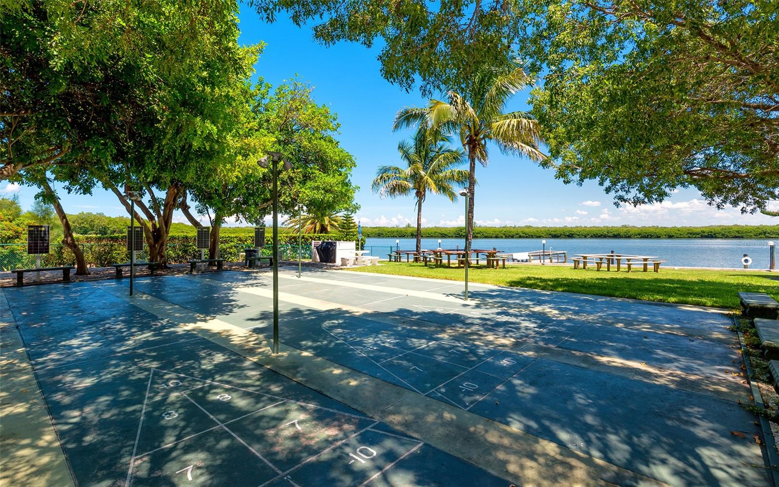 4320 FALMOUTH DR #B306, LONGBOAT KEY, FL, 34228