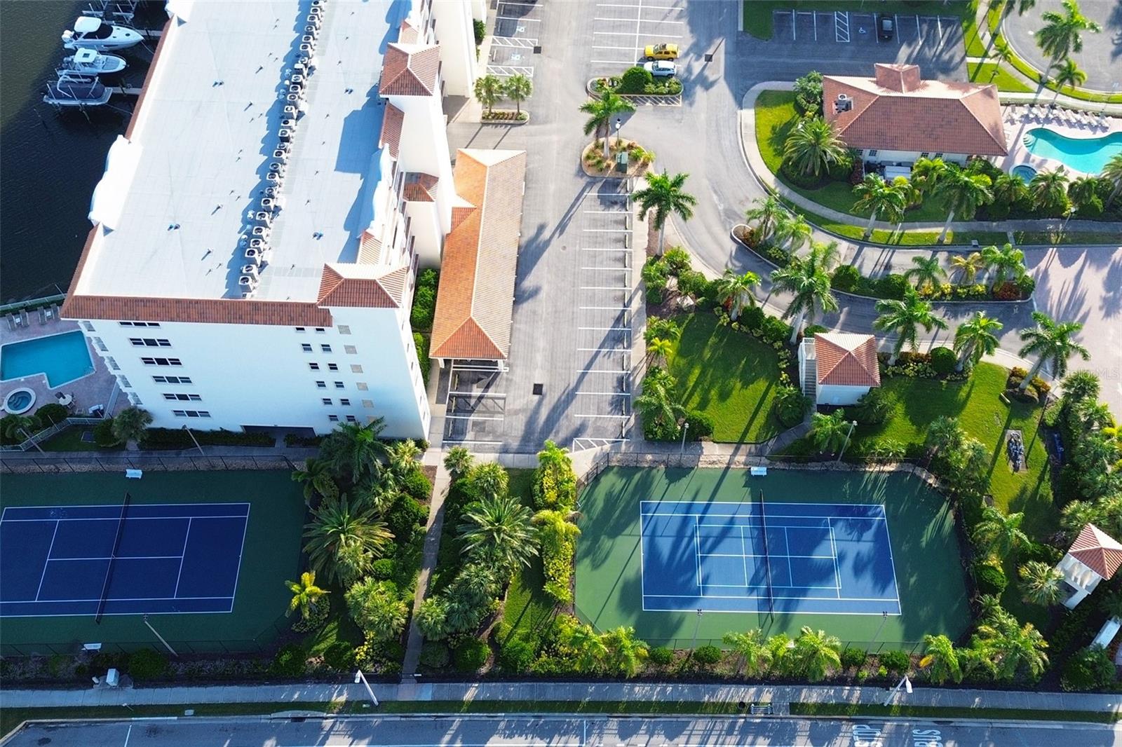 17717 GULF BLVD #601, REDINGTON SHORES, FL, 33708