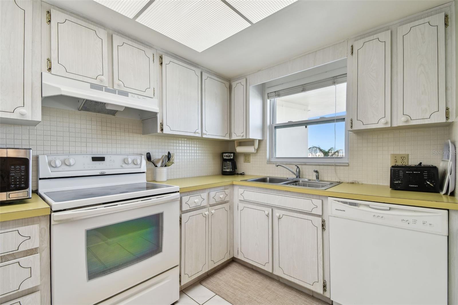 5575 GULF BLVD #425, ST PETE BEACH, FL, 33706