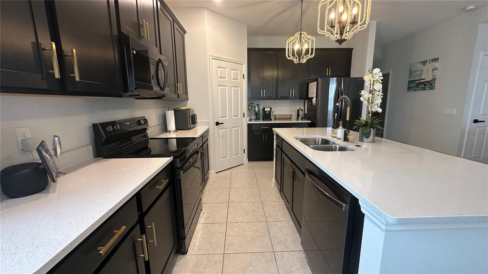 5046 AVALON PARK BLVD, WESLEY CHAPEL, FL, 33545