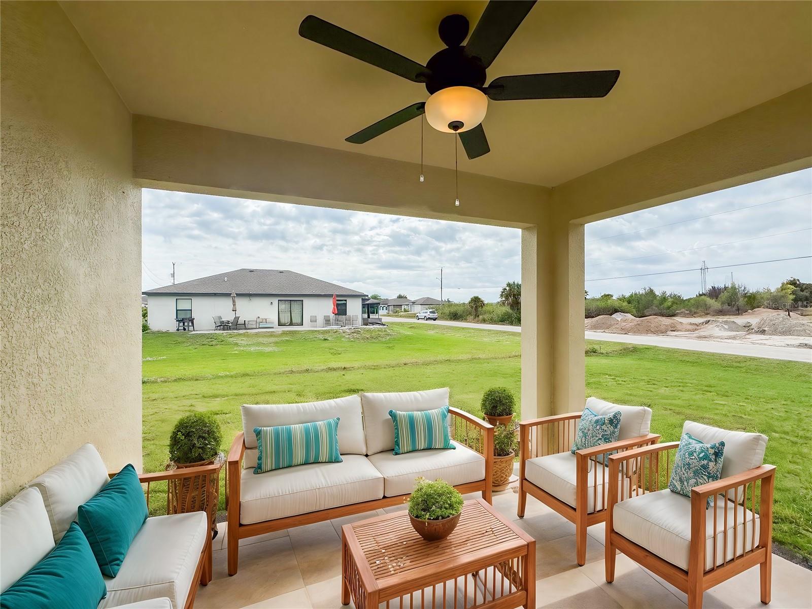 238 BLACKSTONE DR, FORT MYERS, FL, 33913