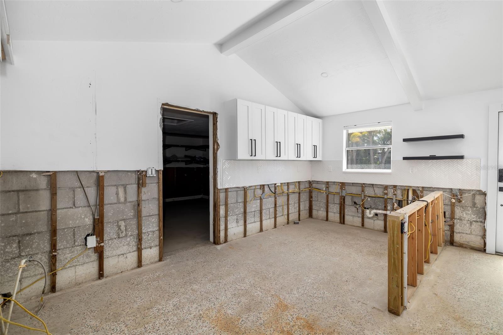 431 AVENIDA DE MAYO, SARASOTA, FL, 34242