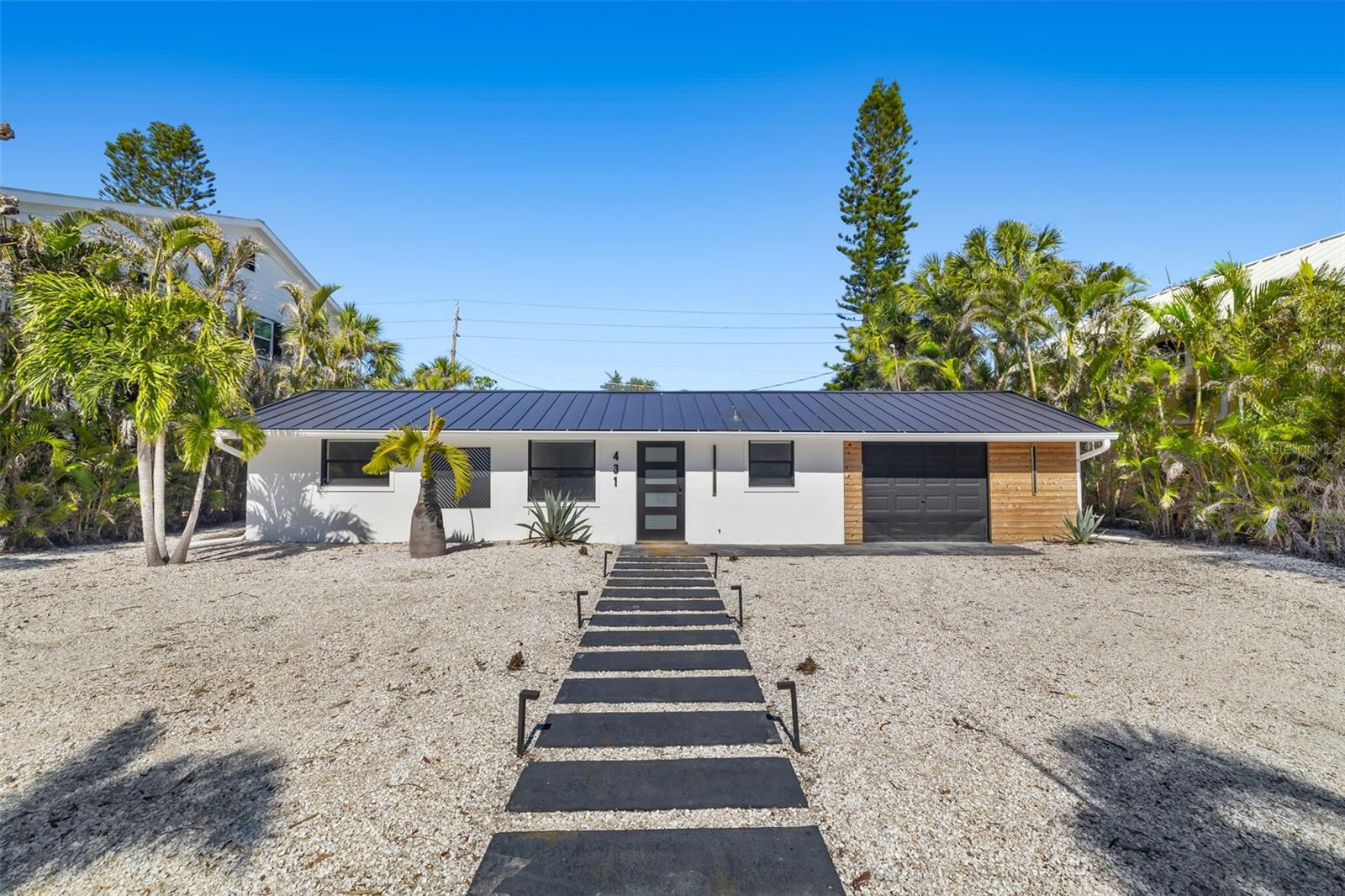 431 AVENIDA DE MAYO, SARASOTA, FL, 34242