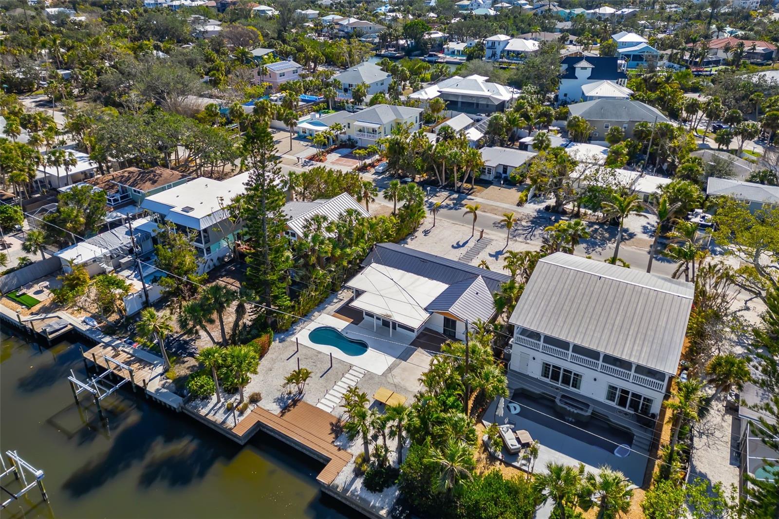 431 AVENIDA DE MAYO, SARASOTA, FL, 34242