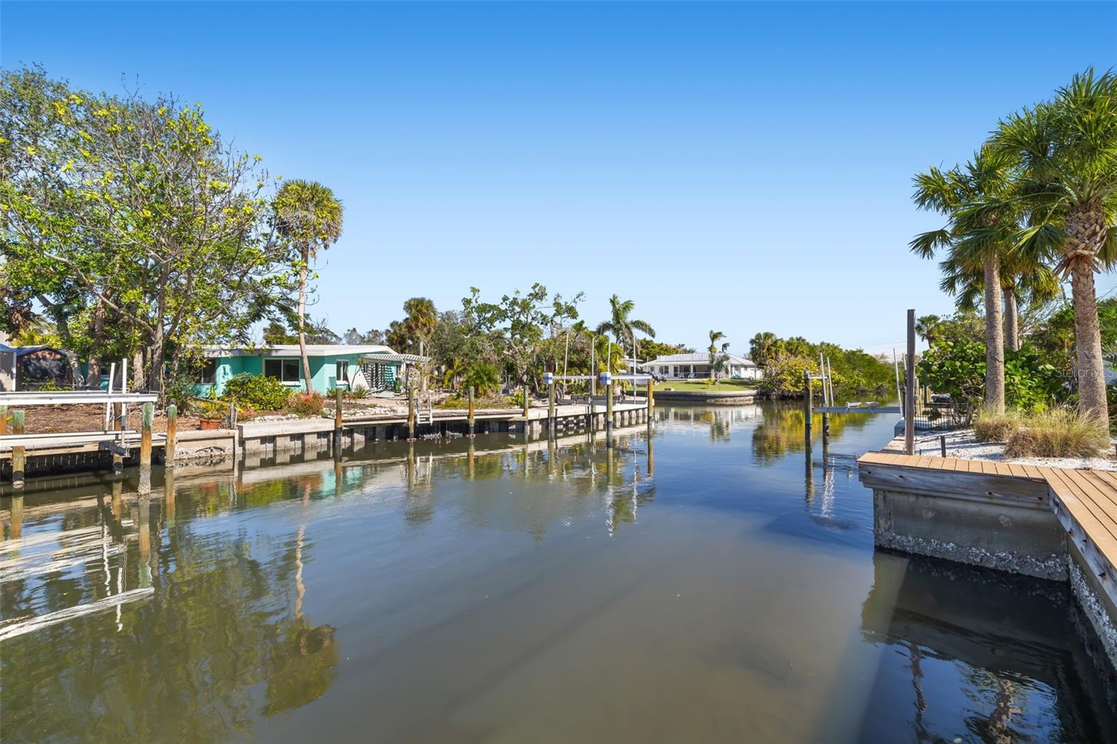 431 AVENIDA DE MAYO, SARASOTA, FL, 34242