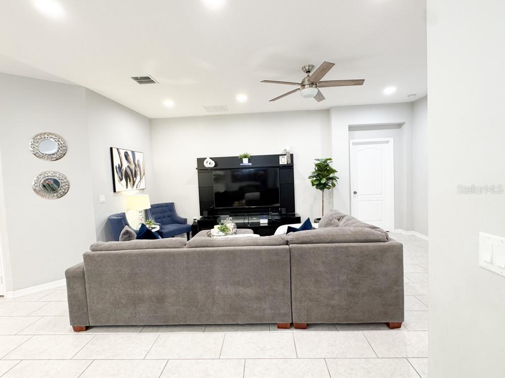 1738 FARMSTEAD LN, OVIEDO, FL, 32765