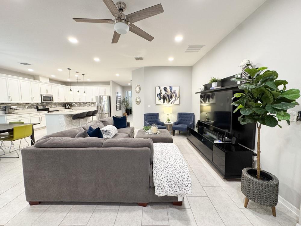 1738 FARMSTEAD LN, OVIEDO, FL, 32765