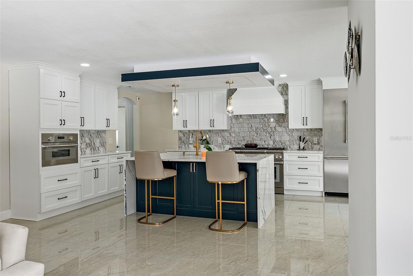 900 31ST AVE NE, ST PETERSBURG, FL, 33704