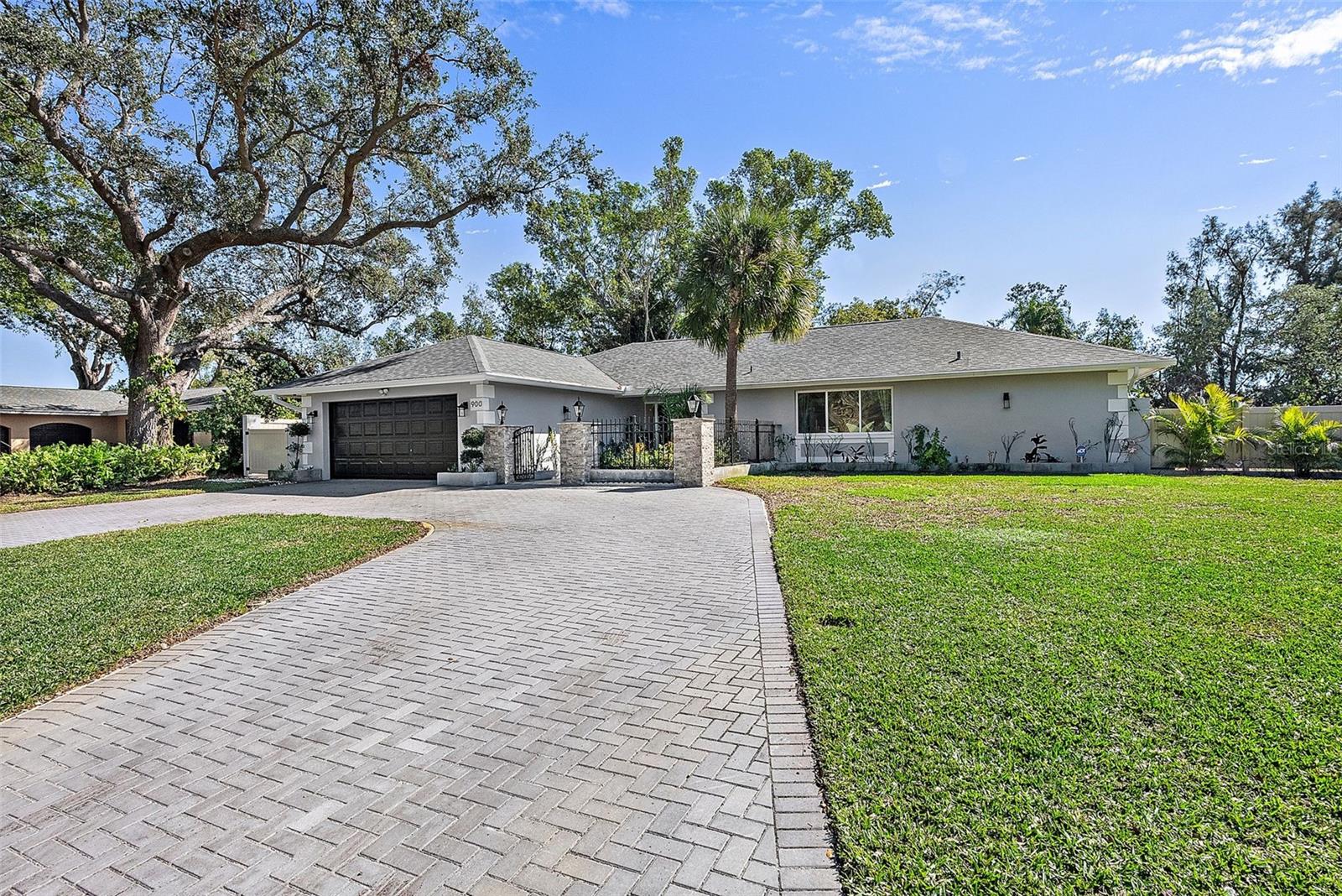 900 31ST AVE NE, ST PETERSBURG, FL, 33704