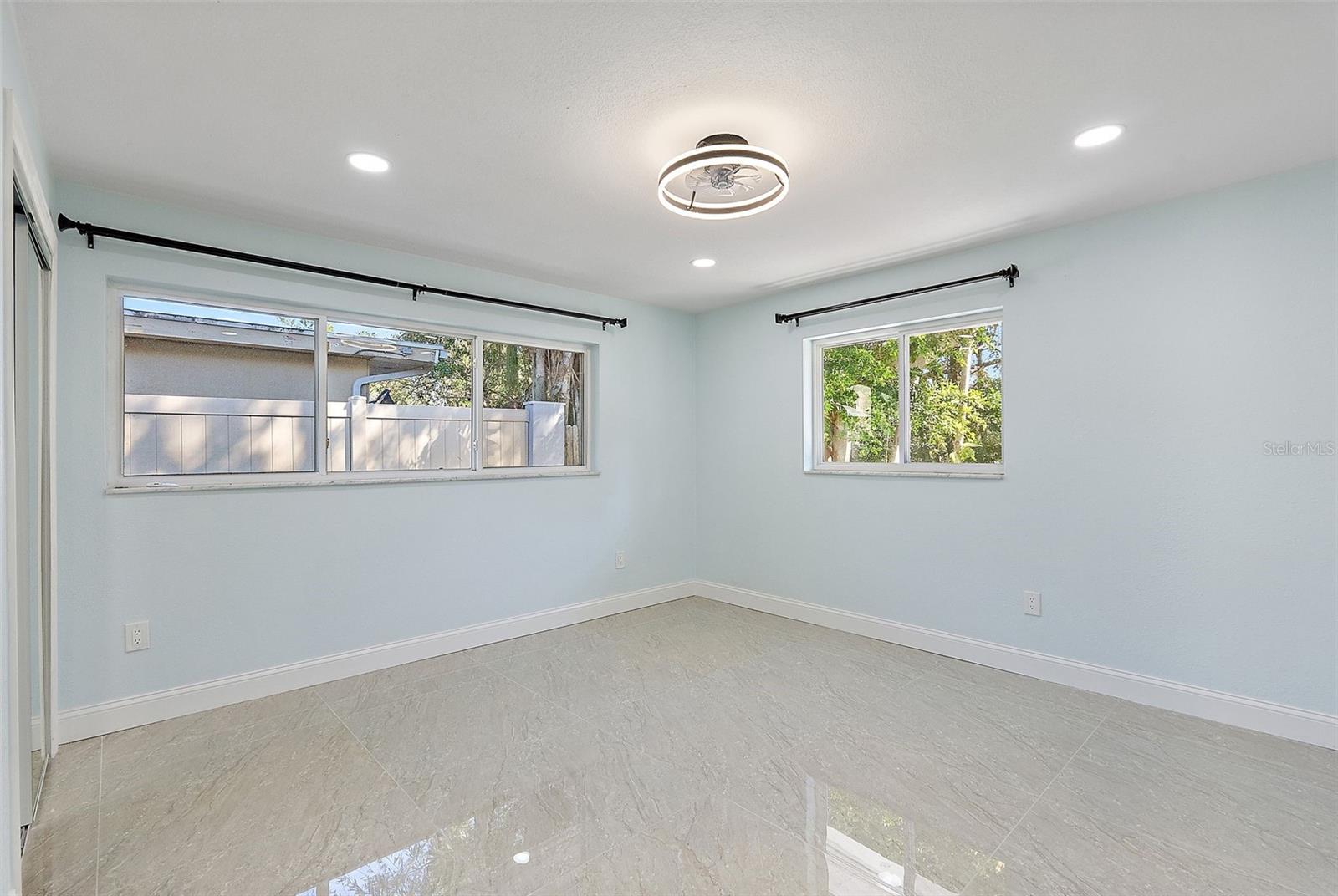 900 31ST AVE NE, ST PETERSBURG, FL, 33704