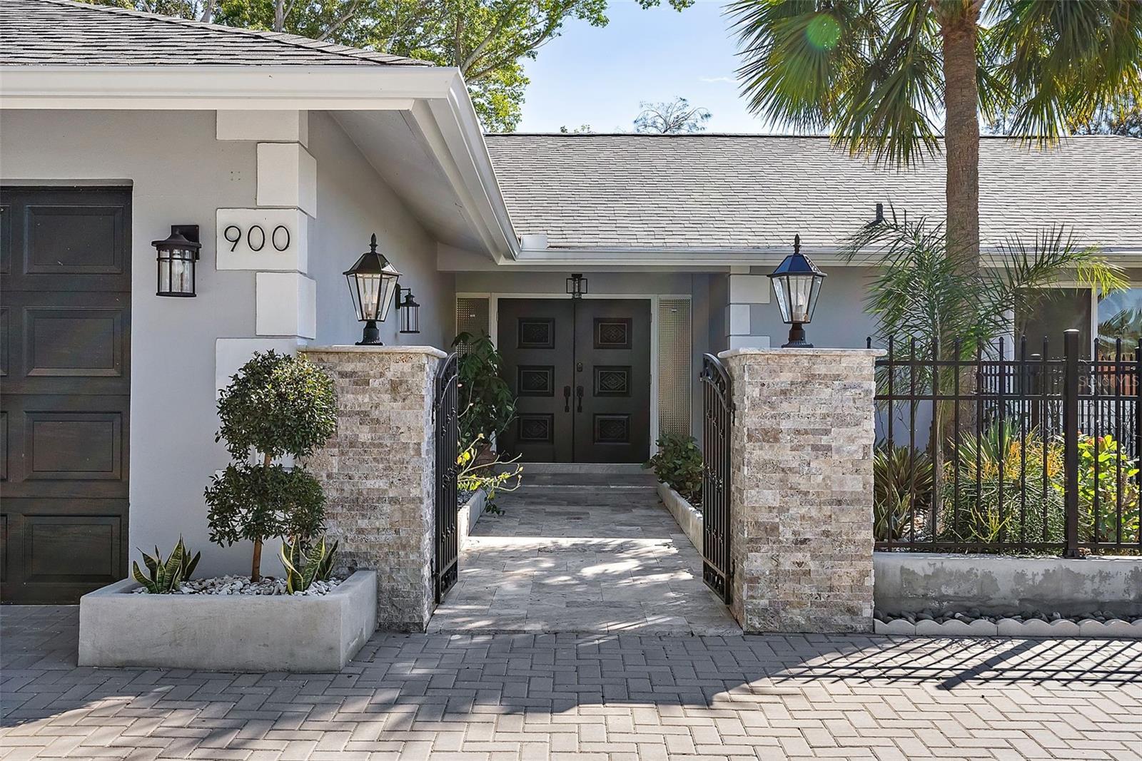 900 31ST AVE NE, ST PETERSBURG, FL, 33704