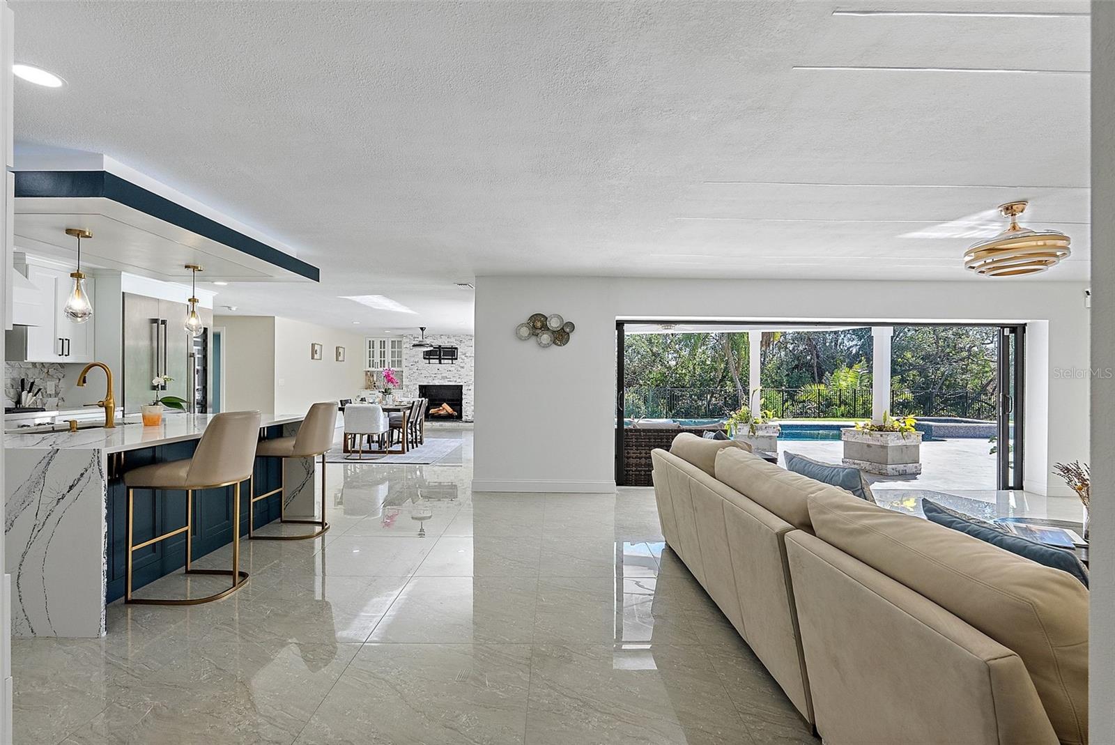 900 31ST AVE NE, ST PETERSBURG, FL, 33704