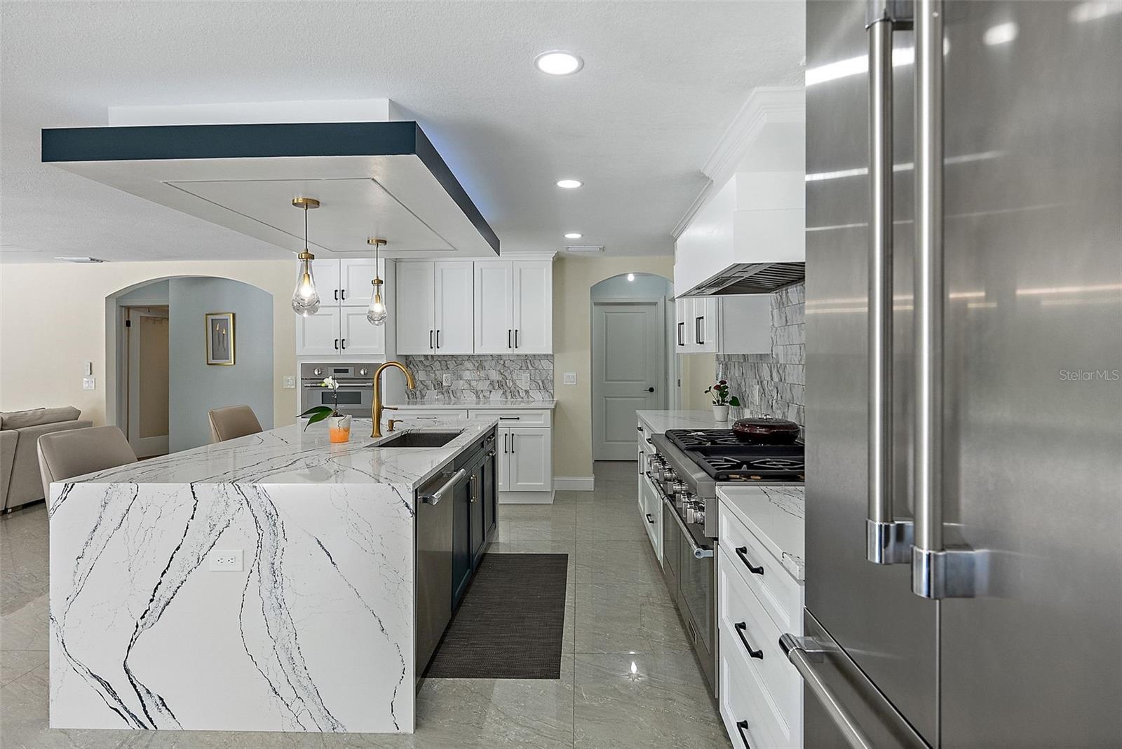 900 31ST AVE NE, ST PETERSBURG, FL, 33704