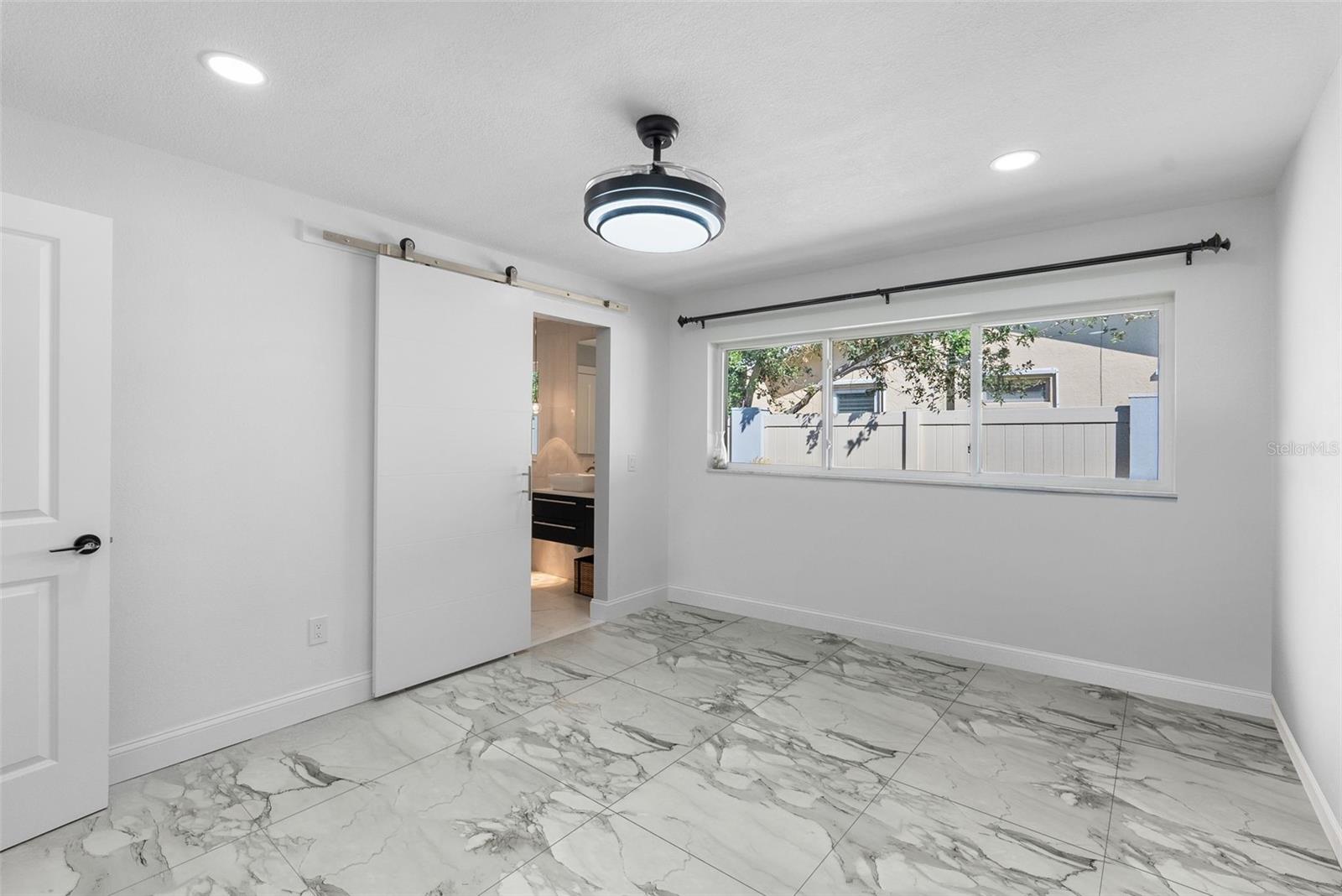 900 31ST AVE NE, ST PETERSBURG, FL, 33704