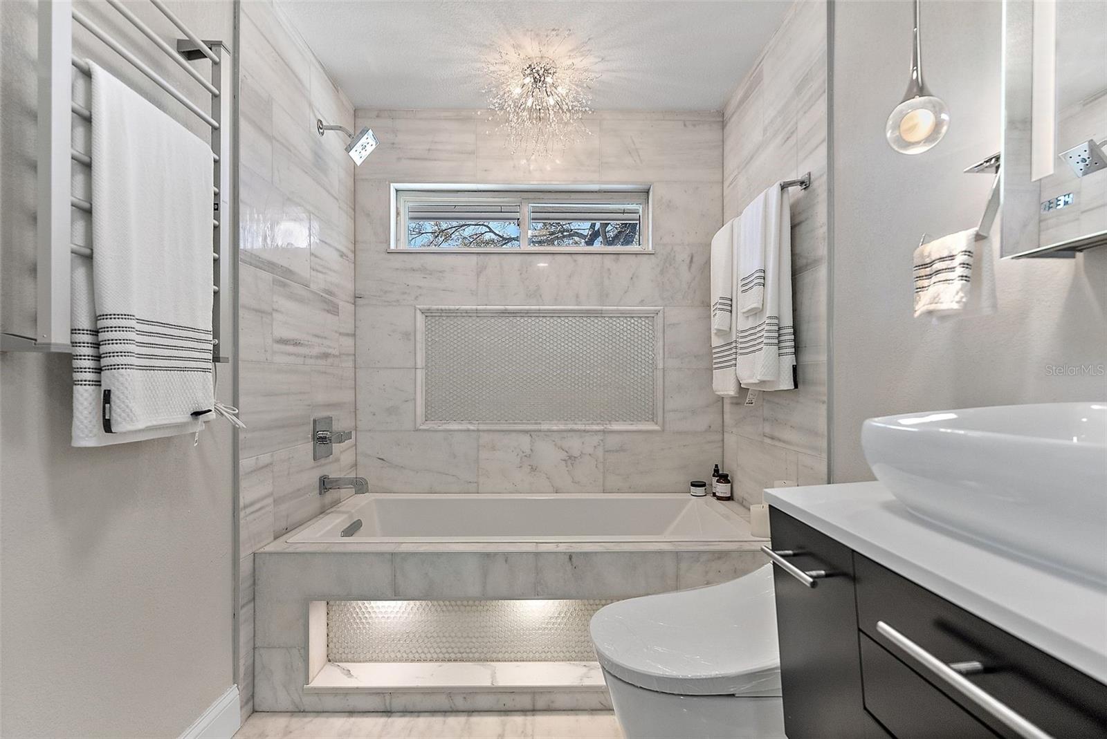 900 31ST AVE NE, ST PETERSBURG, FL, 33704