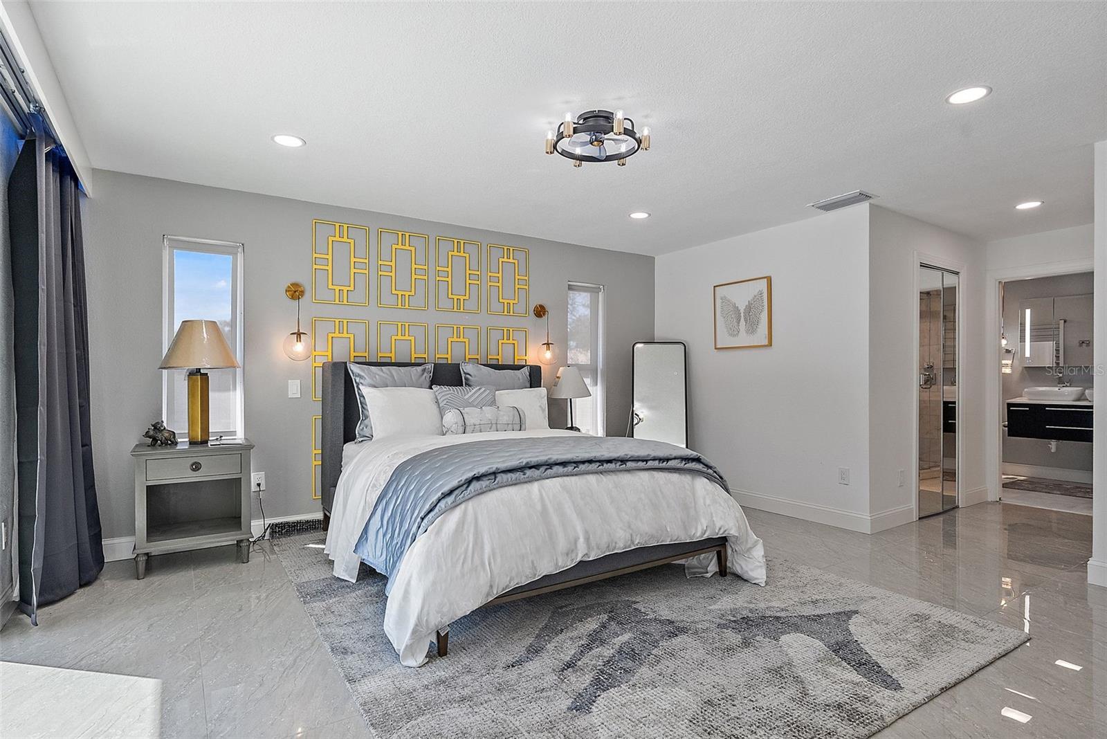 900 31ST AVE NE, ST PETERSBURG, FL, 33704