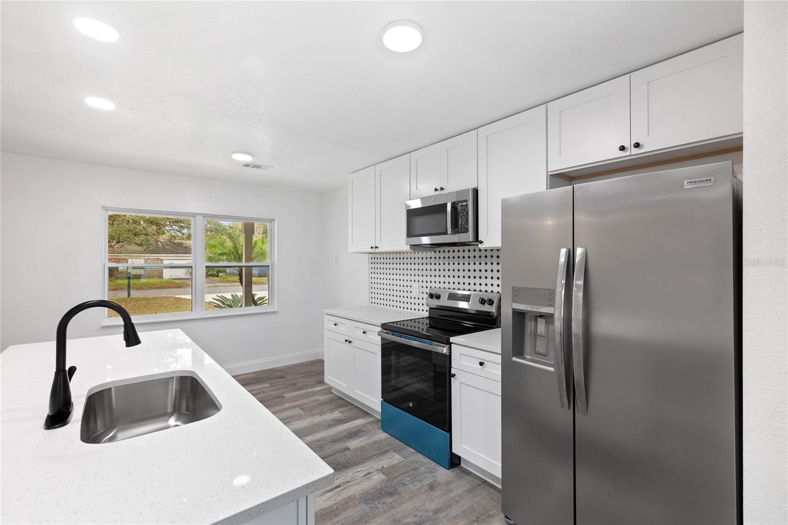 8706 ELMDALE PL, TAMPA, FL, 33637