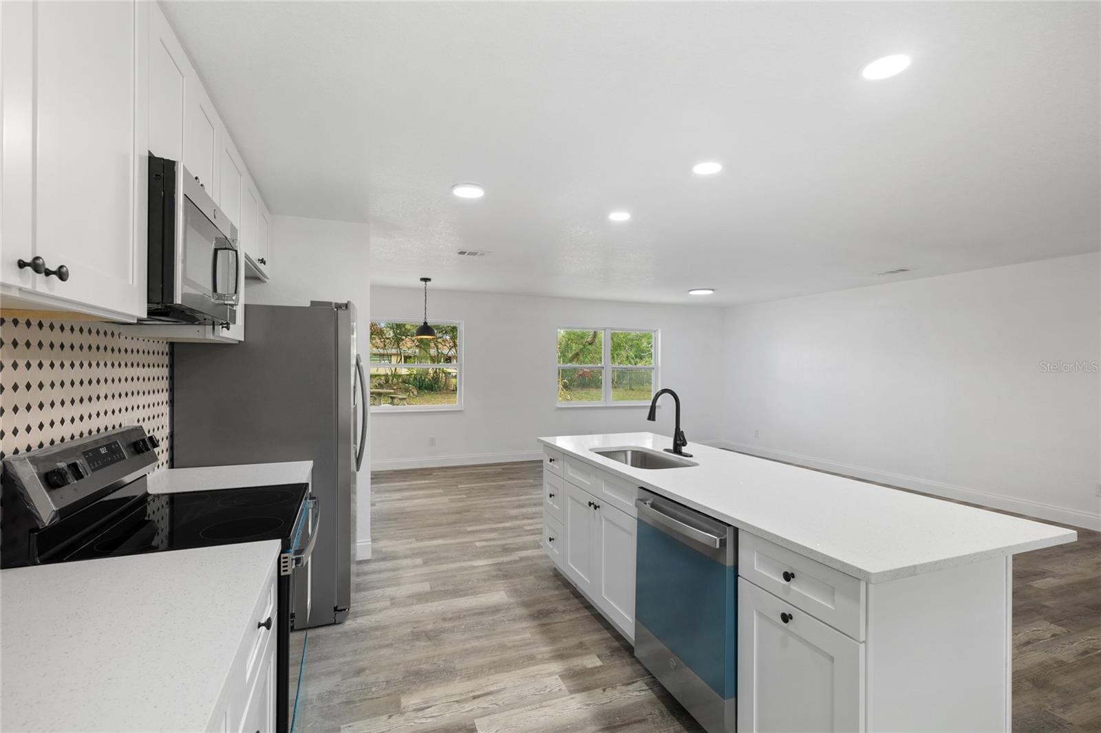 8706 ELMDALE PL, TAMPA, FL, 33637