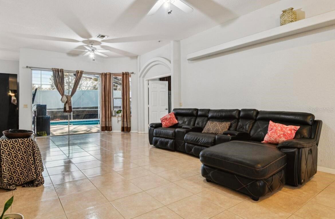 345 VIA BIANCA DR, DAVENPORT, FL, 33896