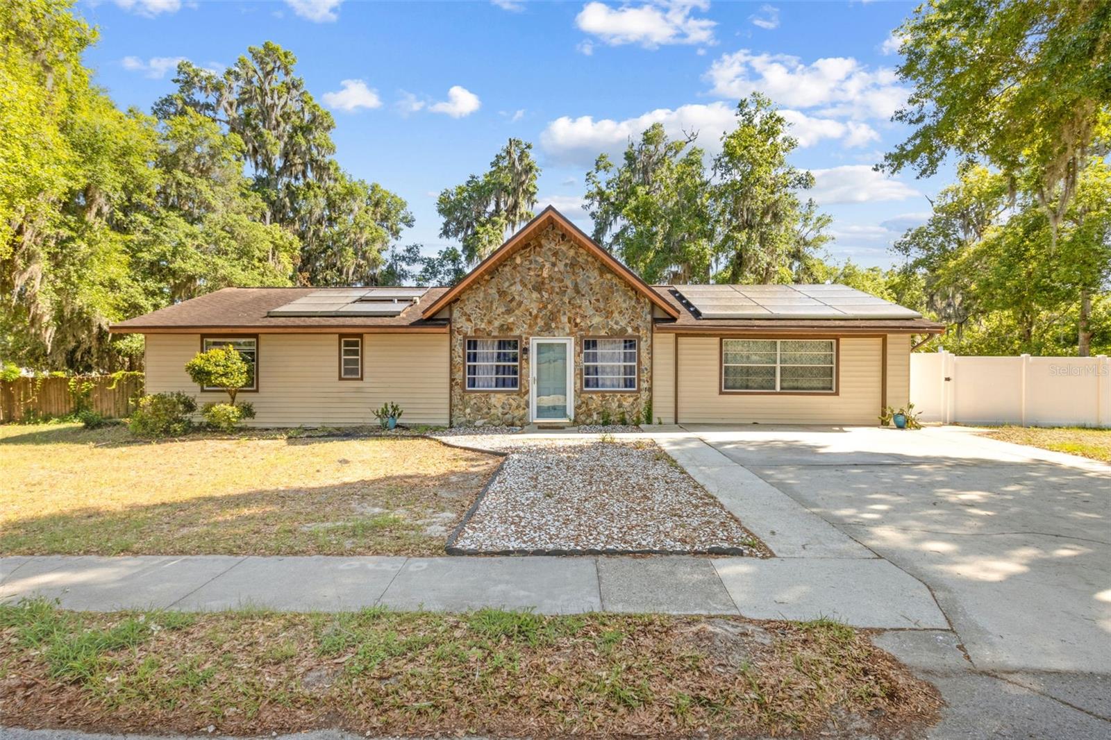 1240 W VOORHIS AVE, DELAND, FL, 32720