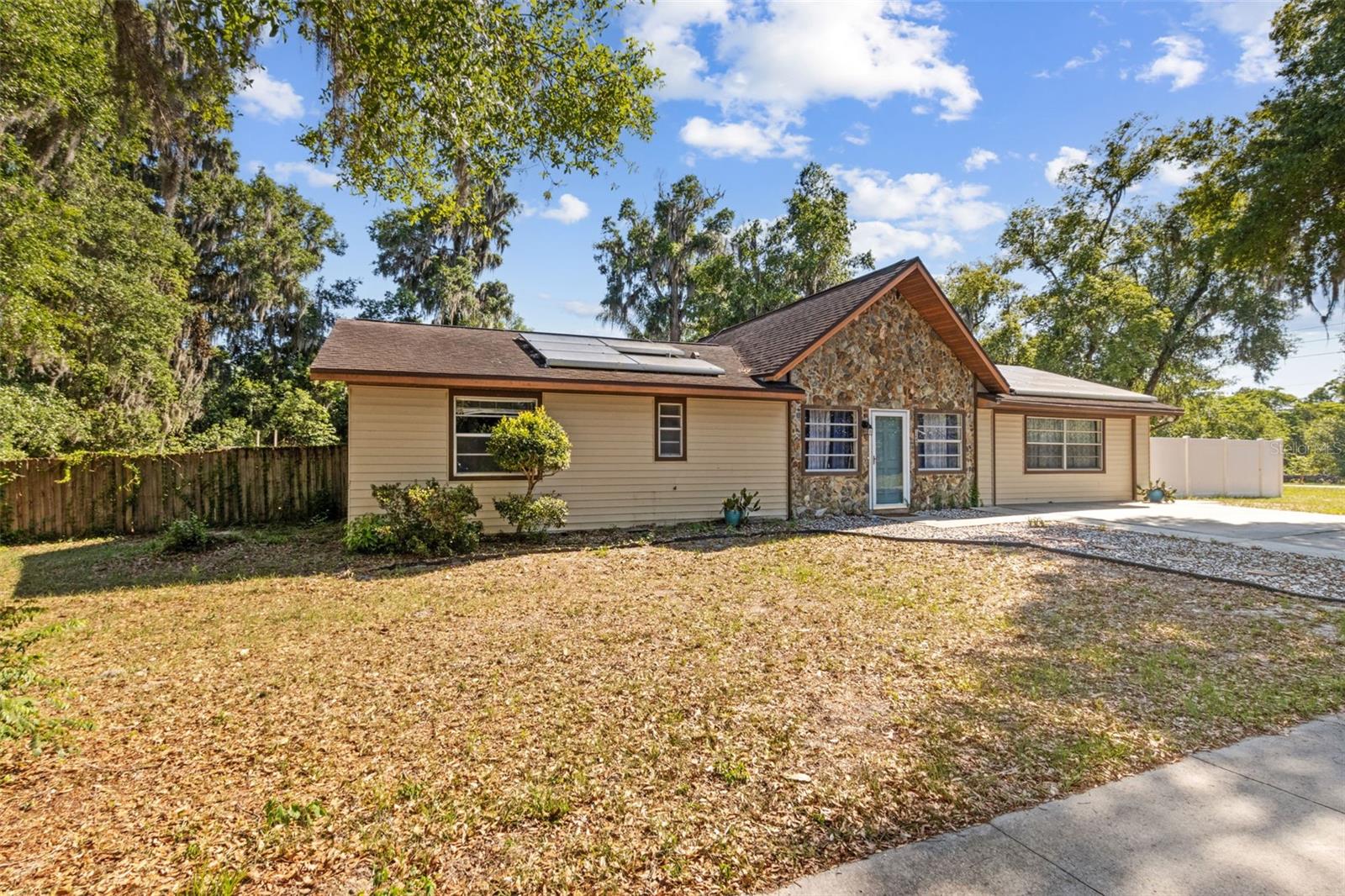 1240 W VOORHIS AVE, DELAND, FL, 32720